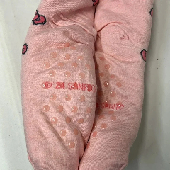 NWT Hello Kitty, fuzzy sock Sherpa lining nonskid feet shoe size 4 - 10 - Picture 2 of 5